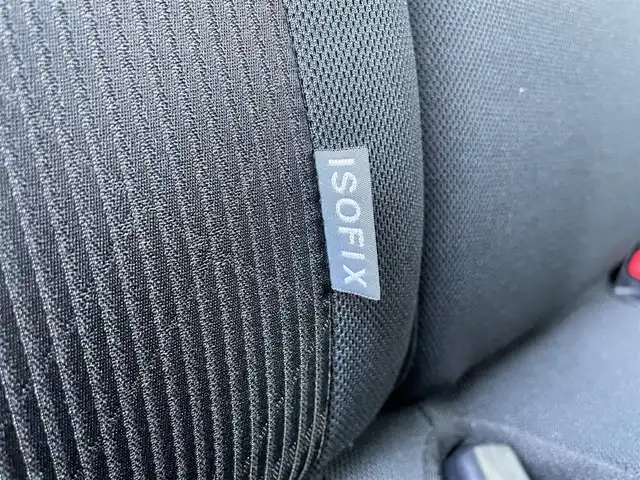 トヨタ アクア S スタイルブラック 佐賀県 2017(平29)年 6.4万km ダークブルーマイカ 社外SDナビゲーション/・フルセグTV/CD/DVD/SD/Bluetooth/バックカメラ/ビルトインETC/ISOFIX対応/ステアリングリモコン/純正LEDヘッドライト/・オートマチックハイビーム/純正フロアマット/純正ドアバイザ―/新車保証書/取扱説明書/スペアキー１本/プリクラッシュセーフティ/レーンディパーチャーアラート/横滑り防止装置