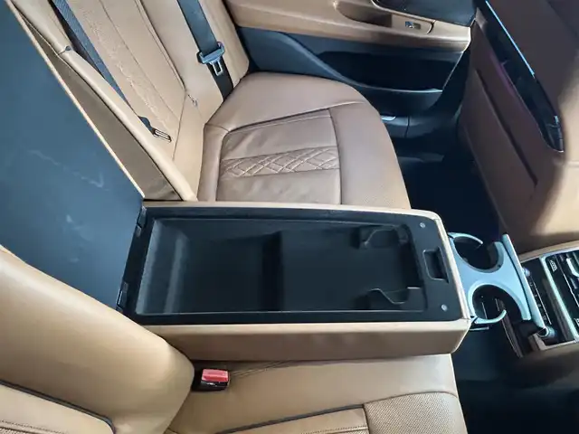 ＢＭＷ ７４０ｄ xDrive Mスポーツ 滋賀県 2020(令2)年 6万km サファイアブラックP サンルーフ/インテリジェントセーフティ/ACC/BSM/LKA/ヘッドアップディスプレイ/レザーシート/・前席メモリ付きパワーシート/・全席シートヒーター /・前席ベンチレーション/ソフトクローズドア/アンビエントライト/純正HDDナビ/（CD/DVD/BT/フルセグ/CarPlay）/harmon/kardonサウンド/360°カメラ/純正レーザーライト/純正20インチAW