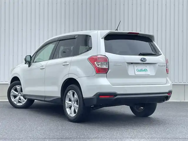 スバル フォレスター 2．0i－L 群馬県 2014(平26)年 8.8万km サテンホワイトパール 6MT/福祉車両（助手席回転シート）/カロッツェリアナビ/(SD/DVD/FM/AM/フルセグTV/SD/Bluetooth/iPod)/前後ドライブレコーダー/純正トランク防水マット/ビルトインETC/前席シートヒーター/SI Drive/クルーズコントロール/プッシュスタート/オートライト/全席レースシートカバー/取扱説明書/記録簿