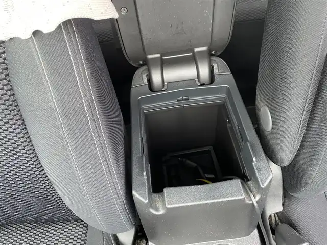 スバル フォレスター 2．0i－L 群馬県 2014(平26)年 8.8万km サテンホワイトパール 6MT/福祉車両（助手席回転シート）/カロッツェリアナビ/(SD/DVD/FM/AM/フルセグTV/SD/Bluetooth/iPod)/前後ドライブレコーダー/純正トランク防水マット/ビルトインETC/前席シートヒーター/SI Drive/クルーズコントロール/プッシュスタート/オートライト/全席レースシートカバー/取扱説明書/記録簿