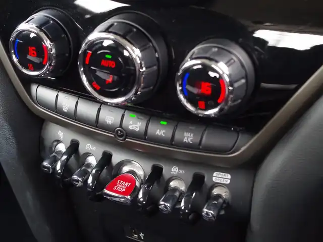 ＭＩＮＩ ＢＭＷ ミニ クロスオーバー クーパー D 埼玉県 2021(令3)年 5.5万km 黒 アダプティブクルーズコントロール /インテリジェントセーフティ /ドライビングアシストパッケージ /ペッパーパッケージ /ヘッドアップディスプレイ /PDC /コンフォートアクセス/iDriveナビ /バックカメラ /ETC/ブラックホイール