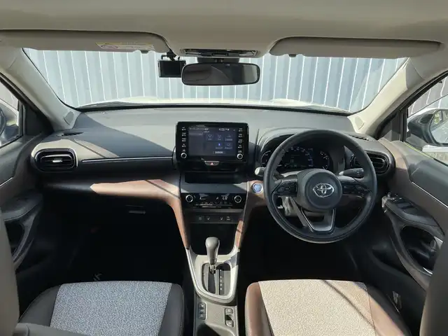トヨタ ヤリスクロス ハイブリッド Z 福岡県 2021(令3)年 3.5万km ホワイトパールクリスタルシャイン トヨタセーフティセンス/PCS/LTA/クリアランスソナー/RCTA/PKSB/RSA/純正ディスプレイオーディオ/Bluetooth/AM/FM/applecarplay/androidauto/パノラミックビューモニター/ＢＳＭ/ハンズフリーパワーバックドア/レーダークルーズコントロール/前席シートヒーター/ビルトインＥＴＣ２．０/ＡＣ１００Ｖ/スマートキー/プッシュスタート/パーキングアシスト/電動パーキング/ブレーキホールド/純正18アルミ/オートハイビーム