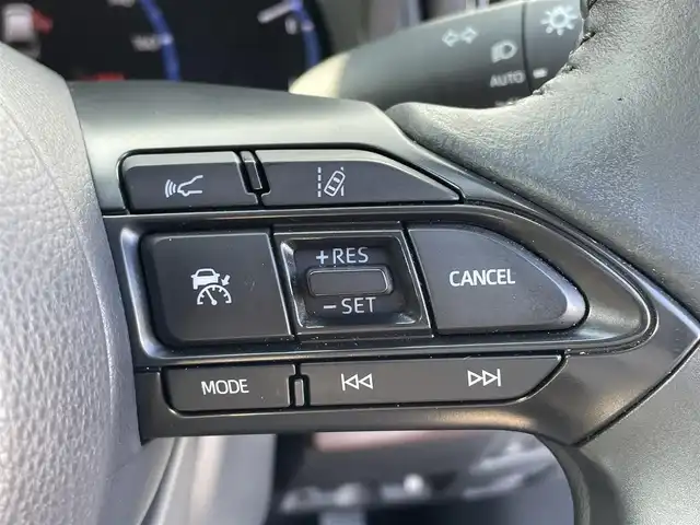 トヨタ ヤリスクロス ハイブリッド Z 福岡県 2021(令3)年 3.5万km ホワイトパールクリスタルシャイン トヨタセーフティセンス/PCS/LTA/クリアランスソナー/RCTA/PKSB/RSA/純正ディスプレイオーディオ/Bluetooth/AM/FM/applecarplay/androidauto/パノラミックビューモニター/ＢＳＭ/ハンズフリーパワーバックドア/レーダークルーズコントロール/前席シートヒーター/ビルトインＥＴＣ２．０/ＡＣ１００Ｖ/スマートキー/プッシュスタート/パーキングアシスト/電動パーキング/ブレーキホールド/純正18アルミ/オートハイビーム