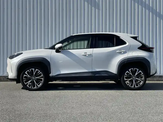 トヨタ ヤリスクロス ハイブリッド Z 福岡県 2021(令3)年 3.5万km ホワイトパールクリスタルシャイン トヨタセーフティセンス/PCS/LTA/クリアランスソナー/RCTA/PKSB/RSA/純正ディスプレイオーディオ/Bluetooth/AM/FM/applecarplay/androidauto/パノラミックビューモニター/ＢＳＭ/ハンズフリーパワーバックドア/レーダークルーズコントロール/前席シートヒーター/ビルトインＥＴＣ２．０/ＡＣ１００Ｖ/スマートキー/プッシュスタート/パーキングアシスト/電動パーキング/ブレーキホールド/純正18アルミ/オートハイビーム