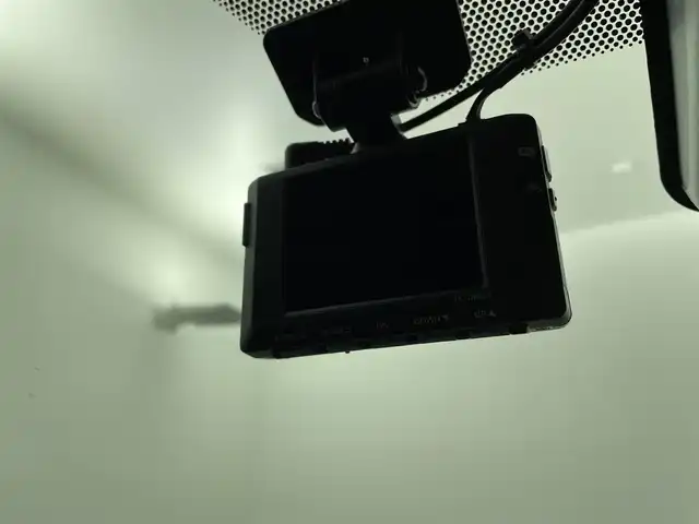 トヨタ ヤリスクロス ハイブリッド Z 福井県 2021(令3)年 3.5万km ホワイトパールクリスタルシャイン トヨタセーフティセンス/純正ディスプレイオーディオ/（Bluetooth/AM/FM/applecarplay/androidauto)/パノラミックビューモニター/ブラインドスポットモニター/ハンズフリーパワーバックドア/レーダークルーズコントロール/前席シートヒーター/ビルトインＥＴＣ２．０/ＡＣ１００Ｖ/スマートキー/プッシュスタート/パーキングアシスト/電動パーキング/ブレーキホールド/純正18インチアルミホイール/オートハイビーム