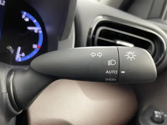 トヨタ ヤリスクロス ハイブリッド Z 福井県 2021(令3)年 3.5万km ホワイトパールクリスタルシャイン トヨタセーフティセンス/純正ディスプレイオーディオ/（Bluetooth/AM/FM/applecarplay/androidauto)/パノラミックビューモニター/ブラインドスポットモニター/ハンズフリーパワーバックドア/レーダークルーズコントロール/前席シートヒーター/ビルトインＥＴＣ２．０/ＡＣ１００Ｖ/スマートキー/プッシュスタート/パーキングアシスト/電動パーキング/ブレーキホールド/純正18インチアルミホイール/オートハイビーム