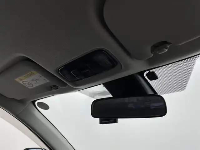 トヨタ ヤリスクロス ハイブリッド Z 福井県 2021(令3)年 3.5万km ホワイトパールクリスタルシャイン トヨタセーフティセンス/純正ディスプレイオーディオ/（Bluetooth/AM/FM/applecarplay/androidauto)/パノラミックビューモニター/ブラインドスポットモニター/ハンズフリーパワーバックドア/レーダークルーズコントロール/前席シートヒーター/ビルトインＥＴＣ２．０/ＡＣ１００Ｖ/スマートキー/プッシュスタート/パーキングアシスト/電動パーキング/ブレーキホールド/純正18インチアルミホイール/オートハイビーム