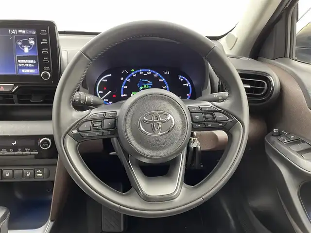 トヨタ ヤリスクロス ハイブリッド Z 福井県 2021(令3)年 3.5万km ホワイトパールクリスタルシャイン トヨタセーフティセンス/純正ディスプレイオーディオ/（Bluetooth/AM/FM/applecarplay/androidauto)/パノラミックビューモニター/ブラインドスポットモニター/ハンズフリーパワーバックドア/レーダークルーズコントロール/前席シートヒーター/ビルトインＥＴＣ２．０/ＡＣ１００Ｖ/スマートキー/プッシュスタート/パーキングアシスト/電動パーキング/ブレーキホールド/純正18インチアルミホイール/オートハイビーム