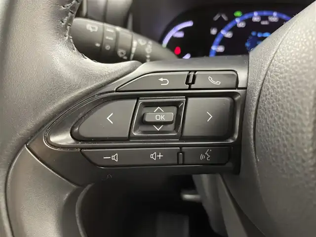 トヨタ ヤリスクロス ハイブリッド Z 福井県 2021(令3)年 3.5万km ホワイトパールクリスタルシャイン トヨタセーフティセンス/純正ディスプレイオーディオ/（Bluetooth/AM/FM/applecarplay/androidauto)/パノラミックビューモニター/ブラインドスポットモニター/ハンズフリーパワーバックドア/レーダークルーズコントロール/前席シートヒーター/ビルトインＥＴＣ２．０/ＡＣ１００Ｖ/スマートキー/プッシュスタート/パーキングアシスト/電動パーキング/ブレーキホールド/純正18インチアルミホイール/オートハイビーム