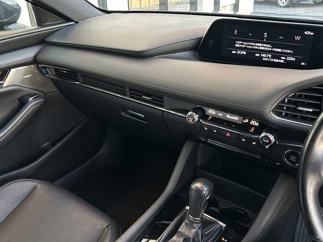 マツダ マツダ３ファストバック X Lパッケージ 山形県 2019(令1)年 3.9万km ポリメタルグレーM ４WD/純正ナビ/（AM/FM/フルセグ/BT）/ステアリングスイッチ/ステアリングヒーター/クルーズコントロール（追従有）/バックカメラ/全方位カメラ/BSM/レザーシート/運転席メモリ付きパワーシート/シートヒーター/BOSEサウンドシステム/オートＬＥＤヘッドライト/アダプティブハイビーム/スマートキー×２/電動格納ミラー/ETC/横滑り防止装置/レーンキープアシスト/プッシュスタート