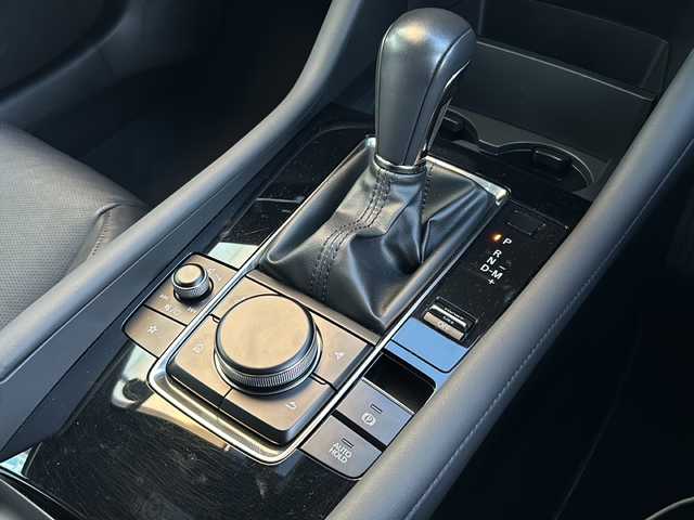 マツダ マツダ３ファストバック X Lパッケージ 山形県 2019(令1)年 3.9万km ポリメタルグレーM ４WD/純正ナビ/（AM/FM/フルセグ/BT）/ステアリングスイッチ/ステアリングヒーター/クルーズコントロール（追従有）/バックカメラ/全方位カメラ/BSM/レザーシート/運転席メモリ付きパワーシート/シートヒーター/BOSEサウンドシステム/オートＬＥＤヘッドライト/アダプティブハイビーム/スマートキー×２/電動格納ミラー/ETC/横滑り防止装置/レーンキープアシスト/プッシュスタート