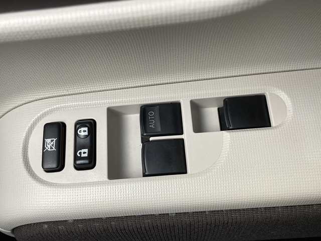 トヨタ ポルテ G 千葉県 2017(平29)年 5.1万km スーパーレッドⅤ 純正ナビ/　CD/DVD/Bluetooth/フルセグTV/衝突軽減ブレーキ/車線逸脱警報/オートハイビーム/片側パワスラ/シートヒーター（運転席）/ナノイー/フォグランプ/ビルトインETC/前方ドラレコ/フロアマット/スマートキー/スタートボタン/ドアバイザー