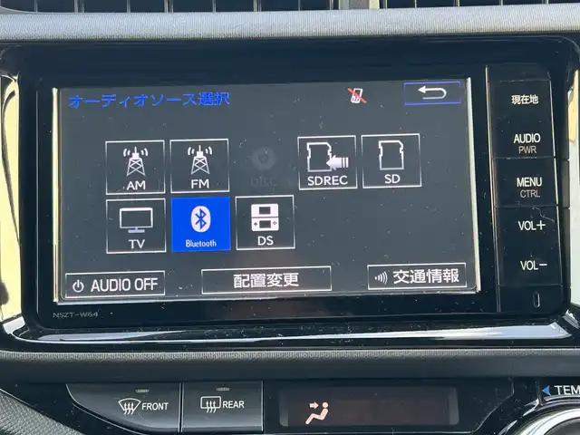 トヨタ アクア S 岡山県 2016(平28)年 16.7万km シルバーM 登録時走行距離166297km/ワンオーナー/純正ナビ/フルセグTV(AM/FM/CD/DVD/Bluetooth)/バックカメラ/ビルトインETC/ドライブレコーダー/トヨタセーフティセンスC/・プリクラッシュセーフティ/・オートマチックハイビーム/・レーンディバーチャーアラート/横滑り防止装置/純正フロアマット/電動格納ミラー/ヘッドライトレベライザー/ステアリングスイッチ/プッシュスタート/スマートキー