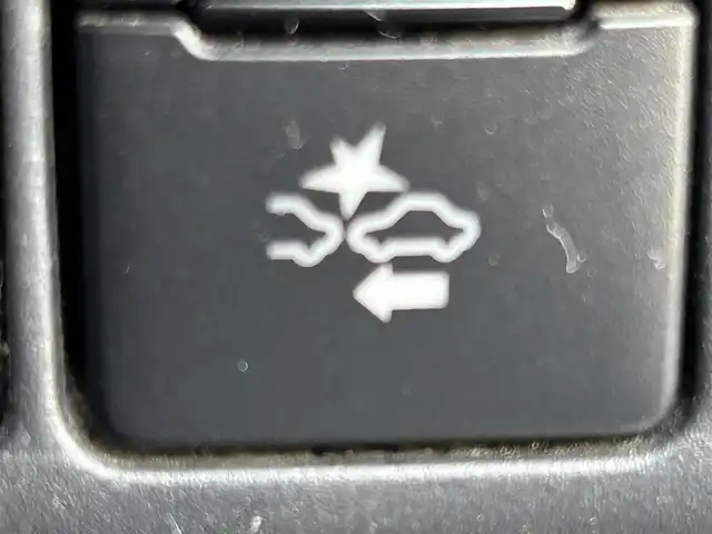 トヨタ アクア S 岡山県 2016(平28)年 16.7万km シルバーM 登録時走行距離166297km/ワンオーナー/純正ナビ/フルセグTV(AM/FM/CD/DVD/Bluetooth)/バックカメラ/ビルトインETC/ドライブレコーダー/トヨタセーフティセンスC/・プリクラッシュセーフティ/・オートマチックハイビーム/・レーンディバーチャーアラート/横滑り防止装置/純正フロアマット/電動格納ミラー/ヘッドライトレベライザー/ステアリングスイッチ/プッシュスタート/スマートキー