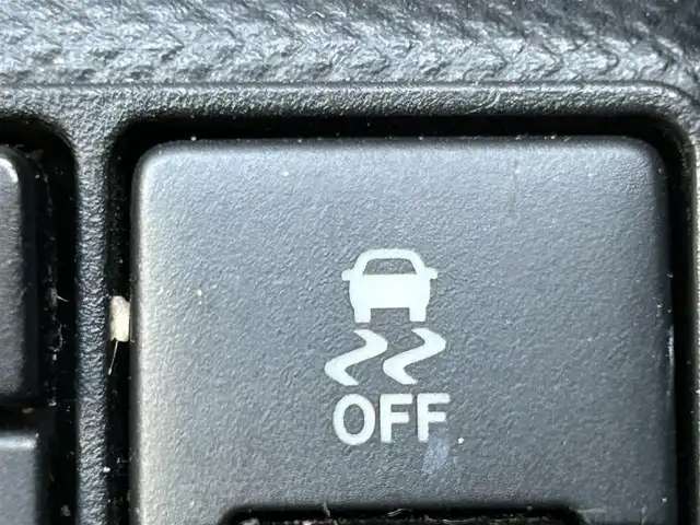 トヨタ アクア S 岡山県 2016(平28)年 16.7万km シルバーM 登録時走行距離166297km/ワンオーナー/純正ナビ/フルセグTV(AM/FM/CD/DVD/Bluetooth)/バックカメラ/ビルトインETC/ドライブレコーダー/トヨタセーフティセンスC/・プリクラッシュセーフティ/・オートマチックハイビーム/・レーンディバーチャーアラート/横滑り防止装置/純正フロアマット/電動格納ミラー/ヘッドライトレベライザー/ステアリングスイッチ/プッシュスタート/スマートキー