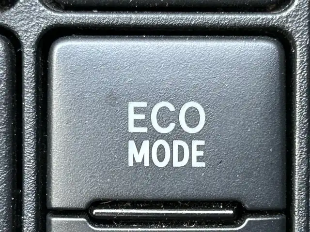 トヨタ アクア S 岡山県 2016(平28)年 16.7万km シルバーM 登録時走行距離166297km/ワンオーナー/純正ナビ/フルセグTV(AM/FM/CD/DVD/Bluetooth)/バックカメラ/ビルトインETC/ドライブレコーダー/トヨタセーフティセンスC/・プリクラッシュセーフティ/・オートマチックハイビーム/・レーンディバーチャーアラート/横滑り防止装置/純正フロアマット/電動格納ミラー/ヘッドライトレベライザー/ステアリングスイッチ/プッシュスタート/スマートキー