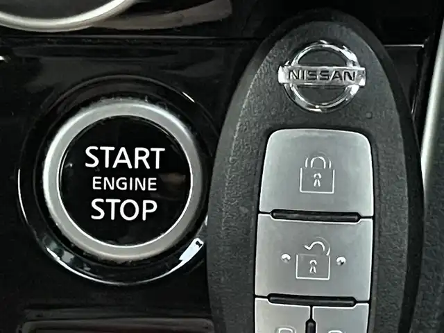 日産 セレナ ハイウェイスター V 兵庫県 2020(令2)年 6.8万km ブリリアントホワイトパール 2トーン 社外7インチナビ/フルセグ/Bluetooth接続/フリップダウンモニター（ALPINE）/両側パワースライドドア/プロパイロット/アラウンドビュー/デジタルインナーミラー/ETC/追従クルーズコントロール/ドアバイザー/純正フロアマット/LEDヘッドライト