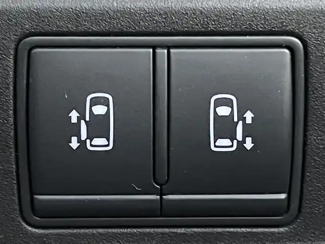 日産 セレナ ハイウェイスター V 兵庫県 2020(令2)年 6.8万km ブリリアントホワイトパール 2トーン 社外7インチナビ/フルセグ/Bluetooth接続/フリップダウンモニター（ALPINE）/両側パワースライドドア/プロパイロット/アラウンドビュー/デジタルインナーミラー/ETC/追従クルーズコントロール/ドアバイザー/純正フロアマット/LEDヘッドライト