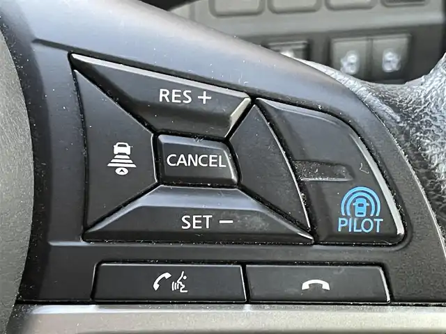 日産 セレナ ハイウェイスター V 兵庫県 2020(令2)年 6.8万km ブリリアントホワイトパール 2トーン 社外7インチナビ/フルセグ/Bluetooth接続/フリップダウンモニター（ALPINE）/両側パワースライドドア/プロパイロット/アラウンドビュー/デジタルインナーミラー/ETC/追従クルーズコントロール/ドアバイザー/純正フロアマット/LEDヘッドライト