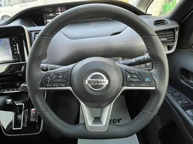 日産 セレナ ハイウェイスター V 兵庫県 2020(令2)年 6.8万km ブリリアントホワイトパール 2トーン 社外7インチナビ/フルセグ/Bluetooth接続/フリップダウンモニター（ALPINE）/両側パワースライドドア/プロパイロット/アラウンドビュー/デジタルインナーミラー/ETC/追従クルーズコントロール/ドアバイザー/純正フロアマット/LEDヘッドライト