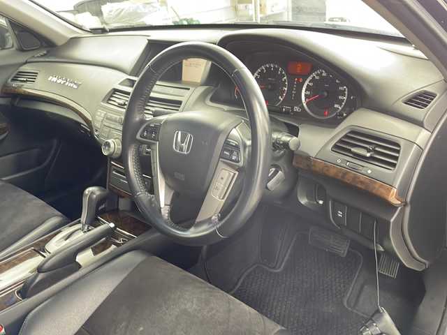 ホンダ インスパイア 35iL 道央・札幌 2008(平20)年 16.2万km プレミアムブラキッシュパール ・モデューロエアロ/・純正HDDナビ（インターナビ）/・CD/ワンセグTV/MSV/・バックカメラ/・クルーズコントロール/・ミラーヒーター/・車高調/・社外マフラー/・ハーフレザーシート/・D.N席パワーシート/・スマートキー/・ETC