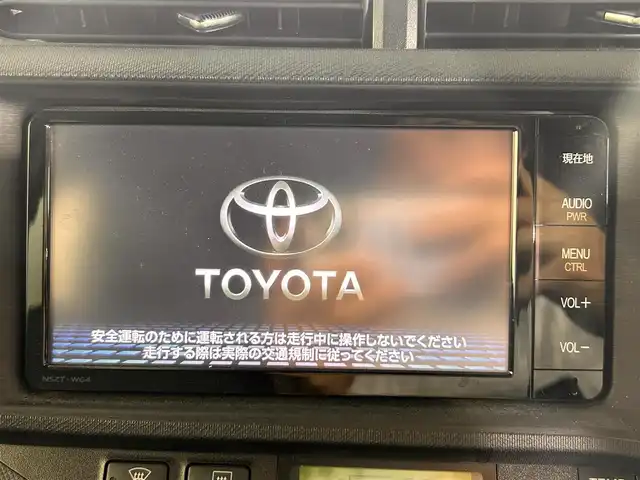 トヨタ アクア G ブラックソフトレザーセレ 佐賀県 2014(平26)年 11.9万km グレーメタリック 純正7型ナビ/ＡＭ/ＦＭ/CD/DVD/Bluetooth/フルセグTV/バックカメラ/コーナーセンサー/合皮シート/ETC/LEDヘッドライト/フォグランプ/オートエアコン/盗難防止装置/横滑り防止装置/オートライト/スマートキー/スペアキー有/プッシュスタート/純正フロアマット/純正15インチアルミホイール	/ドアバイザー/革巻きステリング/ステアリングスイッチ/電動格納ミラー