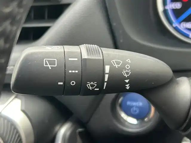 トヨタ ＲＡＶ４ ハイブリットG 福岡県 2019(令1)年 8.3万km ホワイトパールクリスタルシャイン ・純正ナビ　9インチ/（BLUETOOTH/フルセグ/バックカメラ/DVD再生/・ワンオーナー/・ETC/・クルーズコントロール/・コーナーセンサー/・クリアランスソナー/・衝突軽減システム/・レーンキープアシスト/・電動リアゲート/・電動格納ミラー/・純正フロアマット/・CDチェンジャー/・ドアバイザー/・プッシュスタート/・AC100V/・保証書/・取扱説明書