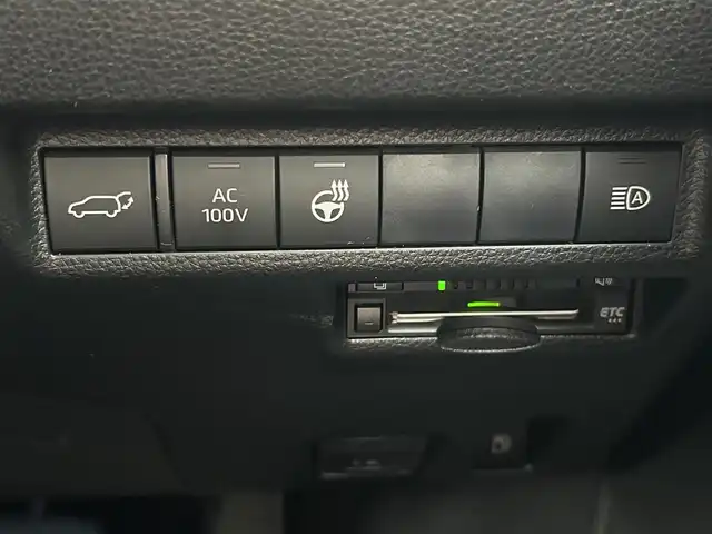 トヨタ ＲＡＶ４ ハイブリットG 福岡県 2019(令1)年 8.3万km ホワイトパールクリスタルシャイン ・純正ナビ　9インチ/（BLUETOOTH/フルセグ/バックカメラ/DVD再生/・ワンオーナー/・ETC/・クルーズコントロール/・コーナーセンサー/・クリアランスソナー/・衝突軽減システム/・レーンキープアシスト/・電動リアゲート/・電動格納ミラー/・純正フロアマット/・CDチェンジャー/・ドアバイザー/・プッシュスタート/・AC100V/・保証書/・取扱説明書