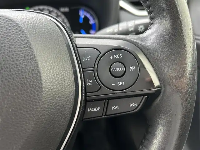 トヨタ ＲＡＶ４ ハイブリットG 福岡県 2019(令1)年 8.3万km ホワイトパールクリスタルシャイン ・純正ナビ　9インチ/（BLUETOOTH/フルセグ/バックカメラ/DVD再生/・ワンオーナー/・ETC/・クルーズコントロール/・コーナーセンサー/・クリアランスソナー/・衝突軽減システム/・レーンキープアシスト/・電動リアゲート/・電動格納ミラー/・純正フロアマット/・CDチェンジャー/・ドアバイザー/・プッシュスタート/・AC100V/・保証書/・取扱説明書