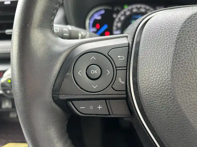 トヨタ ＲＡＶ４ ハイブリットG 福岡県 2019(令1)年 8.3万km ホワイトパールクリスタルシャイン ・純正ナビ　9インチ/（BLUETOOTH/フルセグ/バックカメラ/DVD再生/・ワンオーナー/・ETC/・クルーズコントロール/・コーナーセンサー/・クリアランスソナー/・衝突軽減システム/・レーンキープアシスト/・電動リアゲート/・電動格納ミラー/・純正フロアマット/・CDチェンジャー/・ドアバイザー/・プッシュスタート/・AC100V/・保証書/・取扱説明書