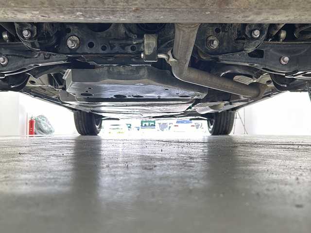 トヨタ ハリアー ハイブリッド Z 宮城県 2022(令4)年 4.9万km ブラックマイカ ワンオーナー/12.3インチ純正ナビ/フルセグTV/AM/FM/AppleCarPlay/Androidauto/ドラレコ搭載デジタルインナーミラー/バックカメラ/JBLスピーカー/スペアキー×1/レーダークルーズコントロール/衝突被害軽減システム/レーンキープアシスト/横滑り防止装置/ロードサインアシスト/リヤクロストラフィックアラート/ハーフレザー/電動リアゲート/純正19インチAW/LEDヘッドライト/オートマチックハイビーム/オートライト/ビルトインETC/カーテンエアバッグ/運転席パワーシート/純正フロアマット/保証書/取扱説明書