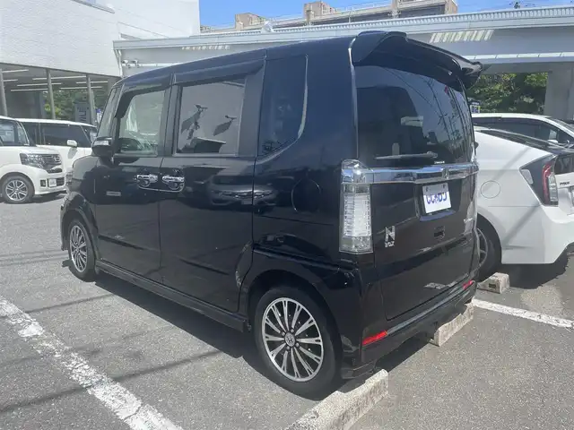 ホンダ Ｎ ＢＯＸ カスタム ターボ SSパッケージ 福岡県 2014(平26)年 9.2万km プレミアムゴールドパープルパール (株)IDOMが運営する【じしゃロン八幡西店】の自社ローン専用車両になります。こちらは現金またはオートローンご利用時の価格です。自社ローンご希望の方は別途その旨お申付けください。/純正メモリナビ【VXM-142VFi】/(Bluetooth/CD/DVD/フルセグTV)/衝突軽減ブレーキ/両側電動スライドドア/クルーズコントロール(追従なし)/社外前後ドライブレコーダー/パドルシフト/横滑り防止機能/ステアリングリモコン/バックカメラ/ETC/エンジンプッシュスタート/純正15インチアルミホイール/カーテンエアバッグ/スマートキー