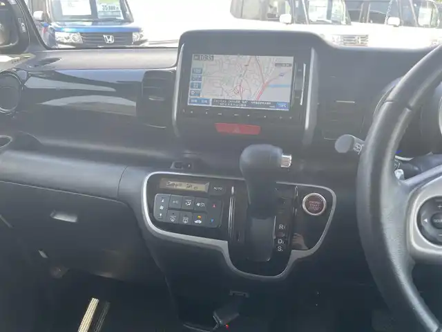 ホンダ Ｎ ＢＯＸ カスタム ターボ SSパッケージ 福岡県 2014(平26)年 9.2万km プレミアムゴールドパープルパール (株)IDOMが運営する【じしゃロン八幡西店】の自社ローン専用車両になります。こちらは現金またはオートローンご利用時の価格です。自社ローンご希望の方は別途その旨お申付けください。/純正メモリナビ【VXM-142VFi】/(Bluetooth/CD/DVD/フルセグTV)/衝突軽減ブレーキ/両側電動スライドドア/クルーズコントロール(追従なし)/社外前後ドライブレコーダー/パドルシフト/横滑り防止機能/ステアリングリモコン/バックカメラ/ETC/エンジンプッシュスタート/純正15インチアルミホイール/カーテンエアバッグ/スマートキー