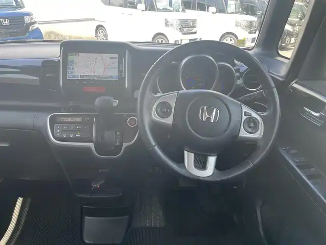 ホンダ Ｎ ＢＯＸ カスタム ターボ SSパッケージ 福岡県 2014(平26)年 9.2万km プレミアムゴールドパープルパール (株)IDOMが運営する【じしゃロン八幡西店】の自社ローン専用車両になります。こちらは現金またはオートローンご利用時の価格です。自社ローンご希望の方は別途その旨お申付けください。/純正メモリナビ【VXM-142VFi】/(Bluetooth/CD/DVD/フルセグTV)/衝突軽減ブレーキ/両側電動スライドドア/クルーズコントロール(追従なし)/社外前後ドライブレコーダー/パドルシフト/横滑り防止機能/ステアリングリモコン/バックカメラ/ETC/エンジンプッシュスタート/純正15インチアルミホイール/カーテンエアバッグ/スマートキー