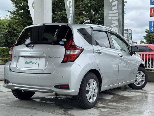 日産 ノート e－パワー B 兵庫県 2020(令2)年 2.9万km ブリリアントシルバー アラウンドビューモニター/インテリジェントルームミラー/カロッツェリアオーディオ/ETC/パーキングセンサー/エマージェンシーブレーキサポート/車線逸脱警報/オートライト/電格ミラー/プッシュスタート/スマートキー