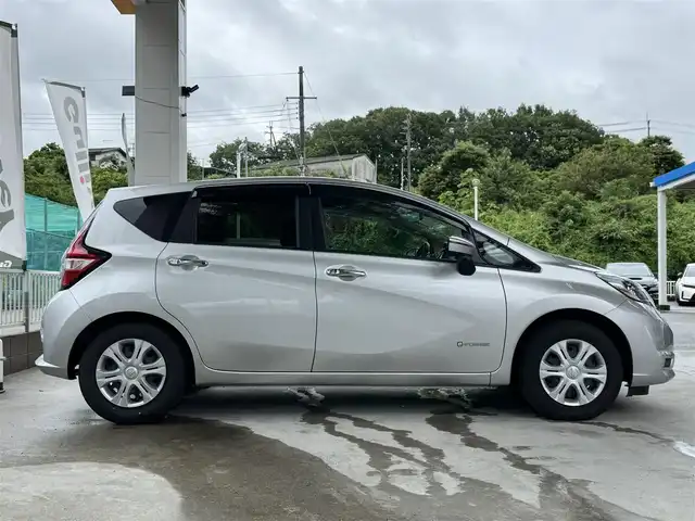 日産 ノート e－パワー B 兵庫県 2020(令2)年 2.9万km ブリリアントシルバー アラウンドビューモニター/インテリジェントルームミラー/カロッツェリアオーディオ/ETC/パーキングセンサー/エマージェンシーブレーキサポート/車線逸脱警報/オートライト/電格ミラー/プッシュスタート/スマートキー