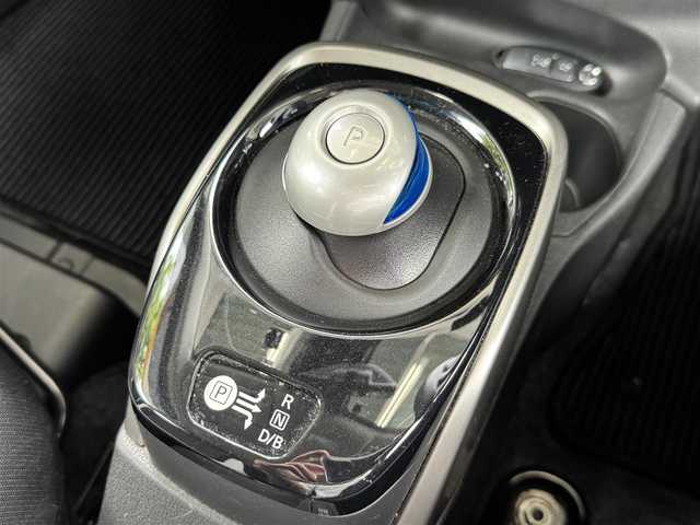 日産 ノート e－パワー B 兵庫県 2020(令2)年 2.9万km ブリリアントシルバー アラウンドビューモニター/インテリジェントルームミラー/カロッツェリアオーディオ/ETC/パーキングセンサー/エマージェンシーブレーキサポート/車線逸脱警報/オートライト/電格ミラー/プッシュスタート/スマートキー