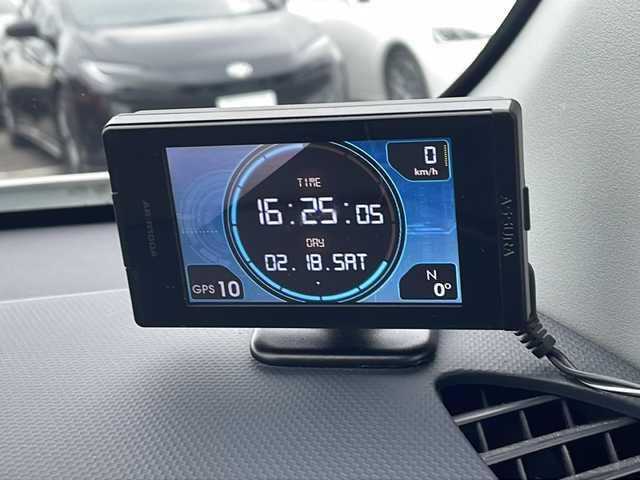 三菱 アウトランダー ナビコレ ROADEST 24G 徳島県 2011(平23)年 11.3万km ピュアホワイトP HDDナビ　J-05/バックカメラ/ETC/LEDヘッドライト/ハーフレザーシート/純正サイドエアロ/純正18インチアルミホイール/パドルシフト/純正フロアマット/純正ドアバイザー/ステアリングリモコン/センターコンソール/取扱説明書