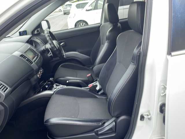 三菱 アウトランダー ナビコレ ROADEST 24G 徳島県 2011(平23)年 11.3万km ピュアホワイトP HDDナビ　J-05/バックカメラ/ETC/LEDヘッドライト/ハーフレザーシート/純正サイドエアロ/純正18インチアルミホイール/パドルシフト/純正フロアマット/純正ドアバイザー/ステアリングリモコン/センターコンソール/取扱説明書