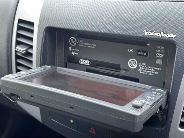三菱 アウトランダー ナビコレ ROADEST 24G 徳島県 2011(平23)年 11.3万km ピュアホワイトP HDDナビ　J-05/バックカメラ/ETC/LEDヘッドライト/ハーフレザーシート/純正サイドエアロ/純正18インチアルミホイール/パドルシフト/純正フロアマット/純正ドアバイザー/ステアリングリモコン/センターコンソール/取扱説明書