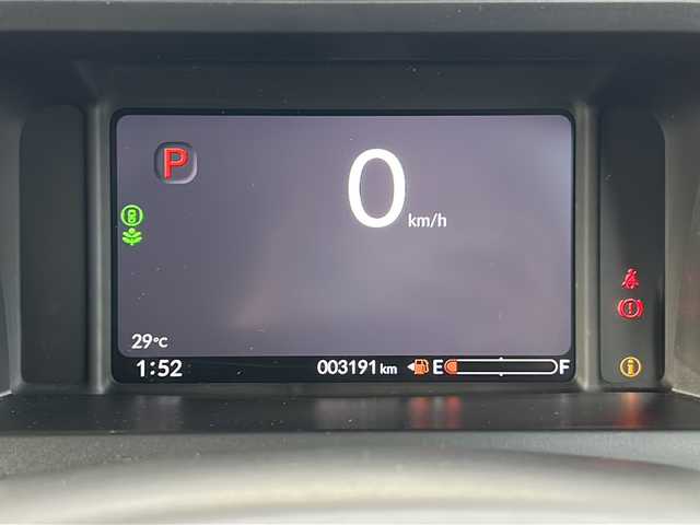 ホンダ Ｎ ＢＯＸ カスタム 三重県 2024(令6)年 0.4万km プラチナホワイトパール ホンダセンシング　/片側パワースライドドア　/スペアキー　/ＥＴＣ　/ＵＳＢ給電　/ＬＥＤヘッドライト　/オートライト/前後コーナーセンサー　/レーダークルーズコントロール　/レーンキープアシスト　/純正フロアマット　/ウィンカーミラー/ステアリングスイッチ/電動格納ミラー/禁煙車