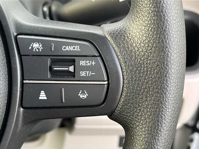 ホンダ Ｎ ＢＯＸ カスタム 三重県 2024(令6)年 0.4万km プラチナホワイトパール ホンダセンシング　/片側パワースライドドア　/スペアキー　/ＥＴＣ　/ＵＳＢ給電　/ＬＥＤヘッドライト　/オートライト/前後コーナーセンサー　/レーダークルーズコントロール　/レーンキープアシスト　/純正フロアマット　/ウィンカーミラー/ステアリングスイッチ/電動格納ミラー/禁煙車