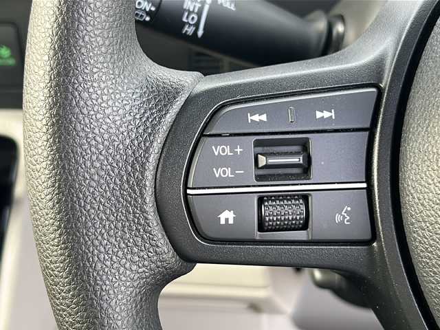 ホンダ Ｎ ＢＯＸ カスタム 三重県 2024(令6)年 0.4万km プラチナホワイトパール ホンダセンシング　/片側パワースライドドア　/スペアキー　/ＥＴＣ　/ＵＳＢ給電　/ＬＥＤヘッドライト　/オートライト/前後コーナーセンサー　/レーダークルーズコントロール　/レーンキープアシスト　/純正フロアマット　/ウィンカーミラー/ステアリングスイッチ/電動格納ミラー/禁煙車