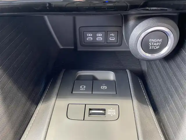 トヨタ ハリアー G 愛知県 2023(令5)年 1.9万km ブラック 禁煙車/純正HDDナビ/　AM/FM/USB/BT/フルセグTV/Miracast/ビルトインETC2.0/オートマチックハイビーム（AHB）/アダプティブクルーズコントロール（ACC）/レーンデパーチャーアラート（LDA）/プリクラッシュセーフティ（PCS）/前後クリアランスソナー（ICS）/パワーバックドア/デジタルインナーミラー/横滑り防止装置/電子パーキング/本革巻きステアリング/ステアリングスイッチ/純正18インチAW/純正フロアマット/LEDヘッドライト/フォグランプ/オートライト/W＋サイドエアバッグ/保証書/取説