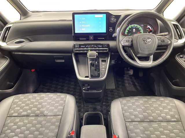 トヨタ ヴォクシー S－Z 栃木県 2023(令5)年 0.7万km アティチュードブラックマイカ 純正メモリナビ/（CD/DVD/フルセグTV/Bluetooth/USB/Miracast）/バックカメラ/モデリスタエアロ/純正フリップダウンモニター/トヨタセーフティセンス/コーナーセンサー/ビルトインETC2.0/前後ドライブレコーダー/両側パワースライドドア/パワーバックドア/ハーフレザーシート/前席シートヒーター/オートライト/LEDヘッドライト/横滑り防止装置/スマートキー/プッシュスタート/ステアリングスイッチ/革巻きステアリング/ウィンカーミラー/純正17インチアルミホイール/フロアマット