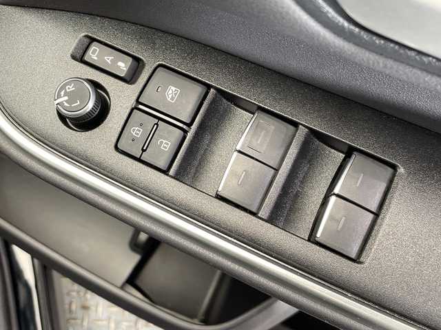 トヨタ ヴォクシー S－Z 栃木県 2023(令5)年 0.7万km アティチュードブラックマイカ 純正メモリナビ/（CD/DVD/フルセグTV/Bluetooth/USB/Miracast）/バックカメラ/モデリスタエアロ/純正フリップダウンモニター/トヨタセーフティセンス/コーナーセンサー/ビルトインETC2.0/前後ドライブレコーダー/両側パワースライドドア/パワーバックドア/ハーフレザーシート/前席シートヒーター/オートライト/LEDヘッドライト/横滑り防止装置/スマートキー/プッシュスタート/ステアリングスイッチ/革巻きステアリング/ウィンカーミラー/純正17インチアルミホイール/フロアマット