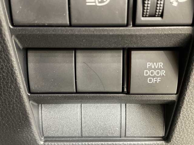 トヨタ ヴォクシー S－Z 栃木県 2023(令5)年 0.7万km アティチュードブラックマイカ 純正メモリナビ/（CD/DVD/フルセグTV/Bluetooth/USB/Miracast）/バックカメラ/モデリスタエアロ/純正フリップダウンモニター/トヨタセーフティセンス/コーナーセンサー/ビルトインETC2.0/前後ドライブレコーダー/両側パワースライドドア/パワーバックドア/ハーフレザーシート/前席シートヒーター/オートライト/LEDヘッドライト/横滑り防止装置/スマートキー/プッシュスタート/ステアリングスイッチ/革巻きステアリング/ウィンカーミラー/純正17インチアルミホイール/フロアマット