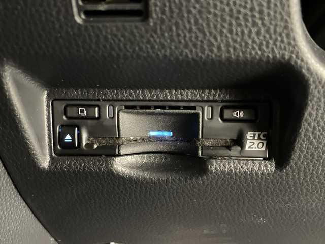 トヨタ ヴォクシー S－Z 栃木県 2023(令5)年 0.7万km アティチュードブラックマイカ 純正メモリナビ/（CD/DVD/フルセグTV/Bluetooth/USB/Miracast）/バックカメラ/モデリスタエアロ/純正フリップダウンモニター/トヨタセーフティセンス/コーナーセンサー/ビルトインETC2.0/前後ドライブレコーダー/両側パワースライドドア/パワーバックドア/ハーフレザーシート/前席シートヒーター/オートライト/LEDヘッドライト/横滑り防止装置/スマートキー/プッシュスタート/ステアリングスイッチ/革巻きステアリング/ウィンカーミラー/純正17インチアルミホイール/フロアマット