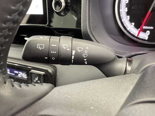 トヨタ ヴォクシー S－Z 栃木県 2023(令5)年 0.7万km アティチュードブラックマイカ 純正メモリナビ/（CD/DVD/フルセグTV/Bluetooth/USB/Miracast）/バックカメラ/モデリスタエアロ/純正フリップダウンモニター/トヨタセーフティセンス/コーナーセンサー/ビルトインETC2.0/前後ドライブレコーダー/両側パワースライドドア/パワーバックドア/ハーフレザーシート/前席シートヒーター/オートライト/LEDヘッドライト/横滑り防止装置/スマートキー/プッシュスタート/ステアリングスイッチ/革巻きステアリング/ウィンカーミラー/純正17インチアルミホイール/フロアマット