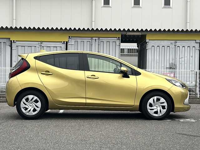 トヨタ アクア G 愛知県 2021(令3)年 10.1万km ブラスゴールドメタリック /純正メモリナビ//純正フルセグTV//AM/FM/DVD/CD/BT/USB//バックカメラ//ビルトインETC2.0//前後ドライブレコーダー//AC100V//追従機能付きクルーズコントロール//横滑り防止装置//衝突被害軽減ブレーキ//レーンアシスト//先行車発進告知機能//手動光軸調整ダイヤル//DRIVE/EV MODE//ステアスイッチ//純正LEDオートライト//オートハイビーム//純正フロアマット//ISOFIX//ライト付きバニティミラー//イモビライザー//本革巻きステアリング//ダブルエアバック//スマートキー//スペアキー1本//取扱説明書//ナビ説明書//保証書//記録簿(R5/R6/R7)